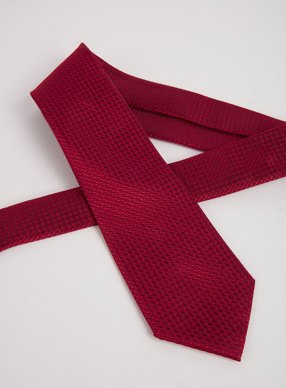 Red Textured Satin Finish Tie Review