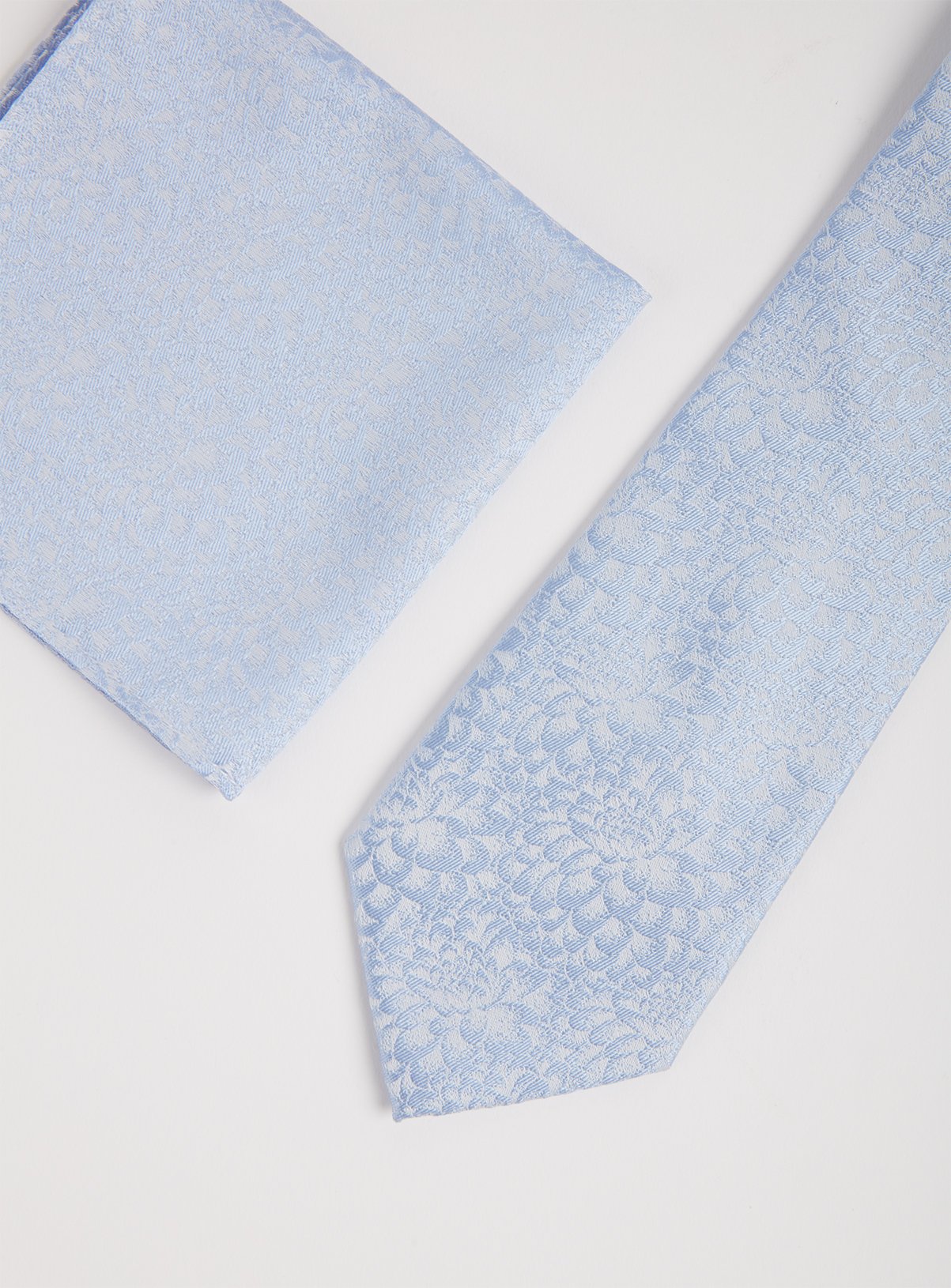 Mini Me Blue Floral Print Adult Tie & Pocket Square Review