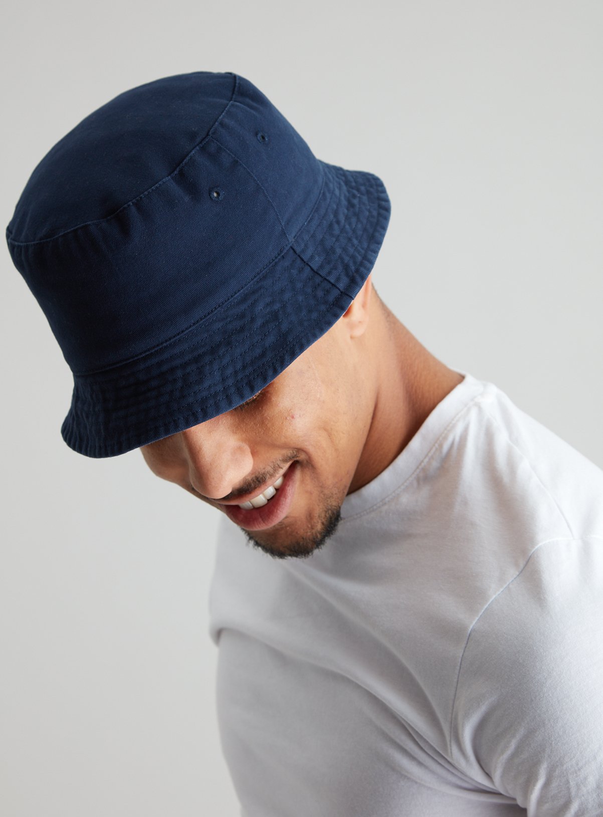 bucket hat l