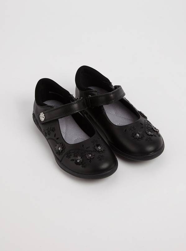 Girls Black School Shoes High Resolution Stock Photography and Images -  Alamy