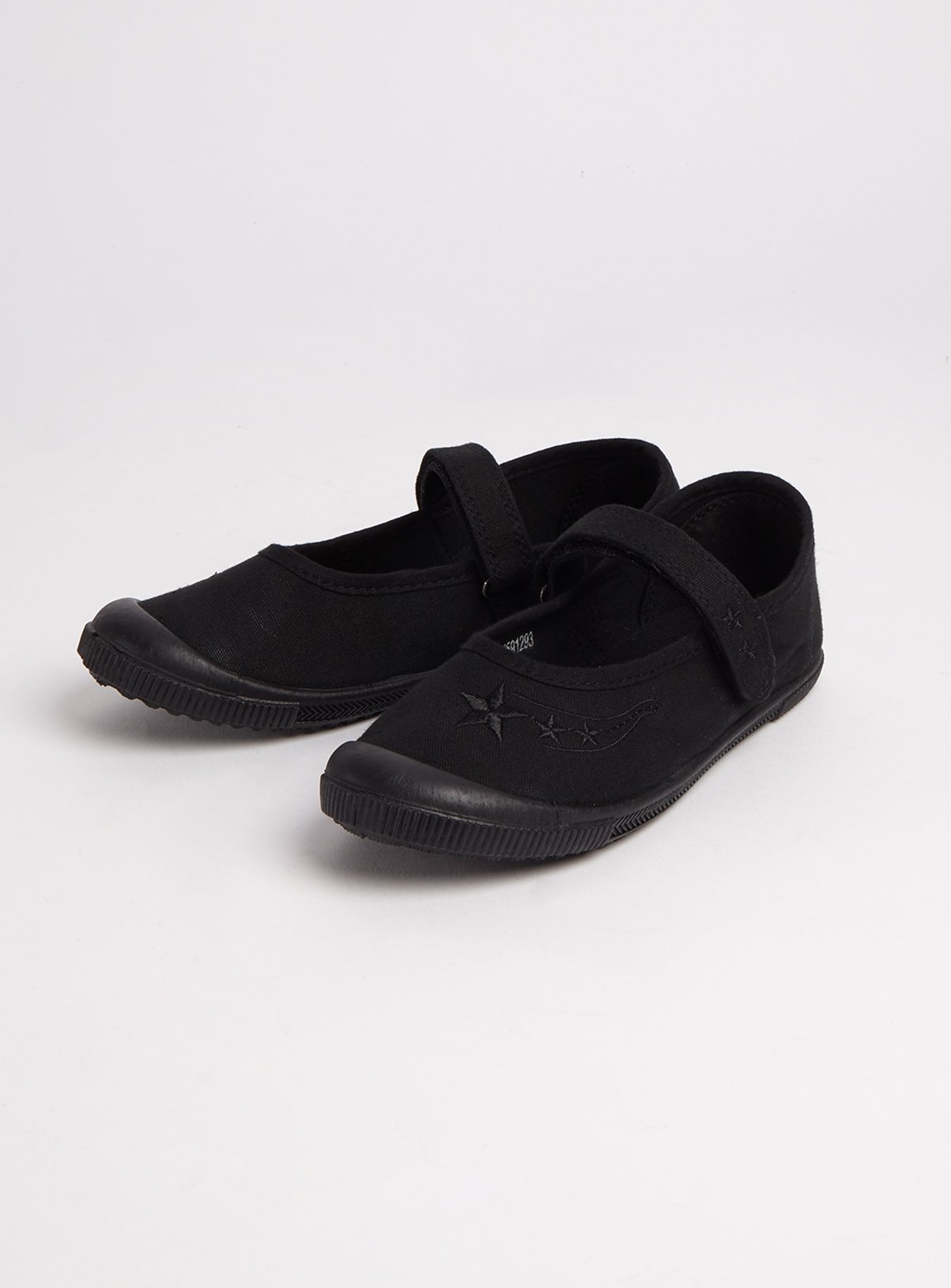 infant plimsolls