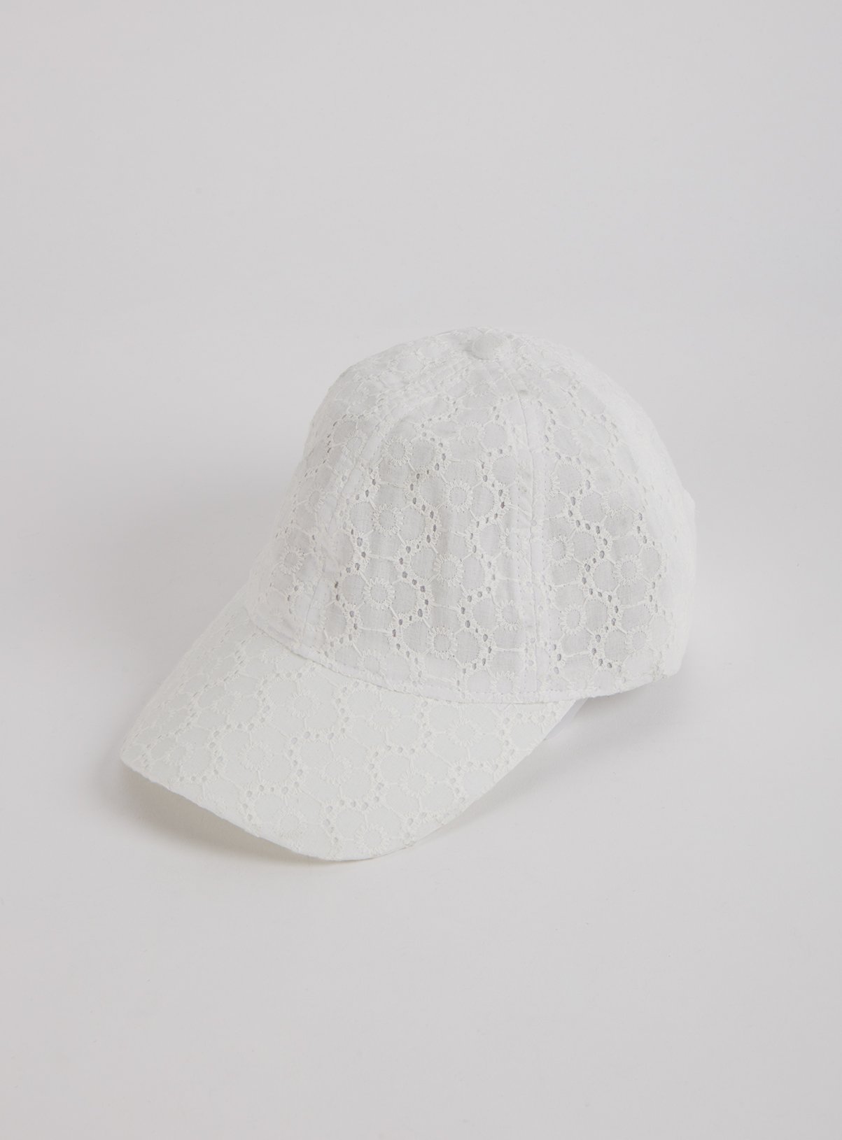 White Embroiderie Anglaise Cap Review