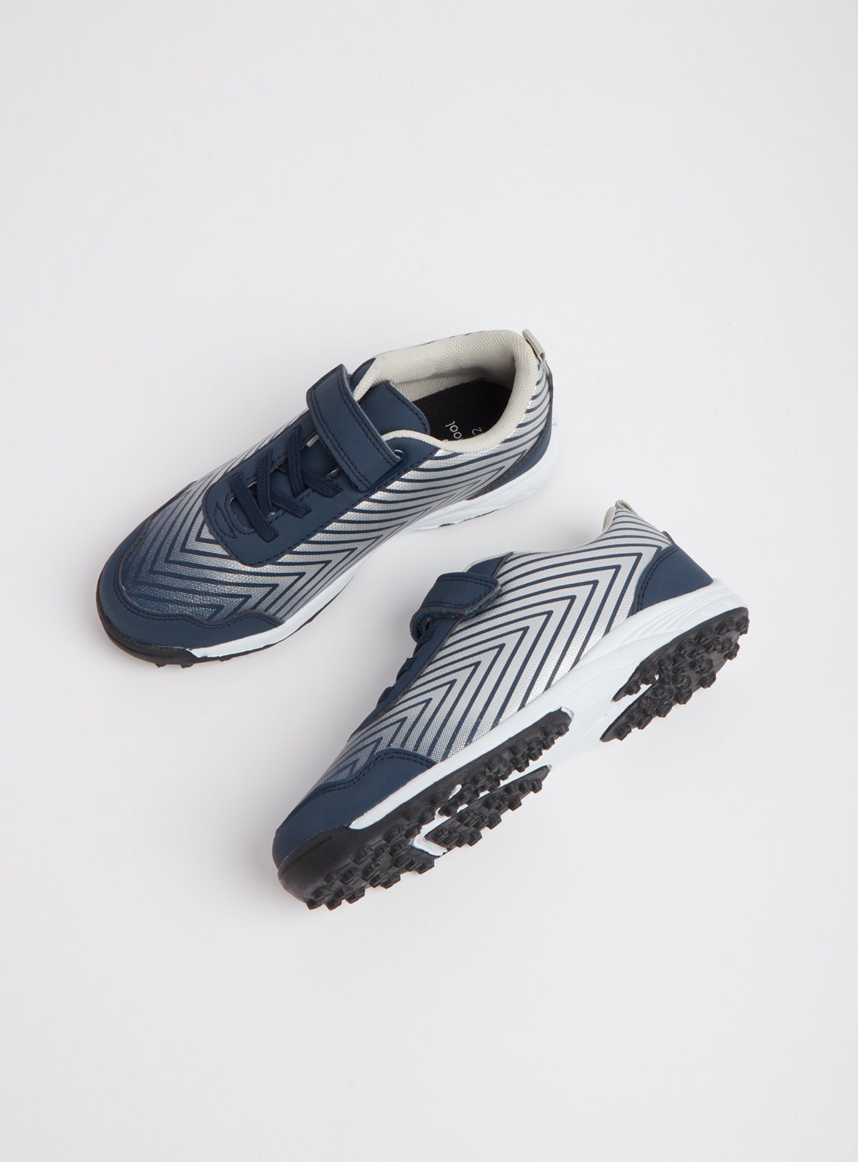 infants astro turf trainers