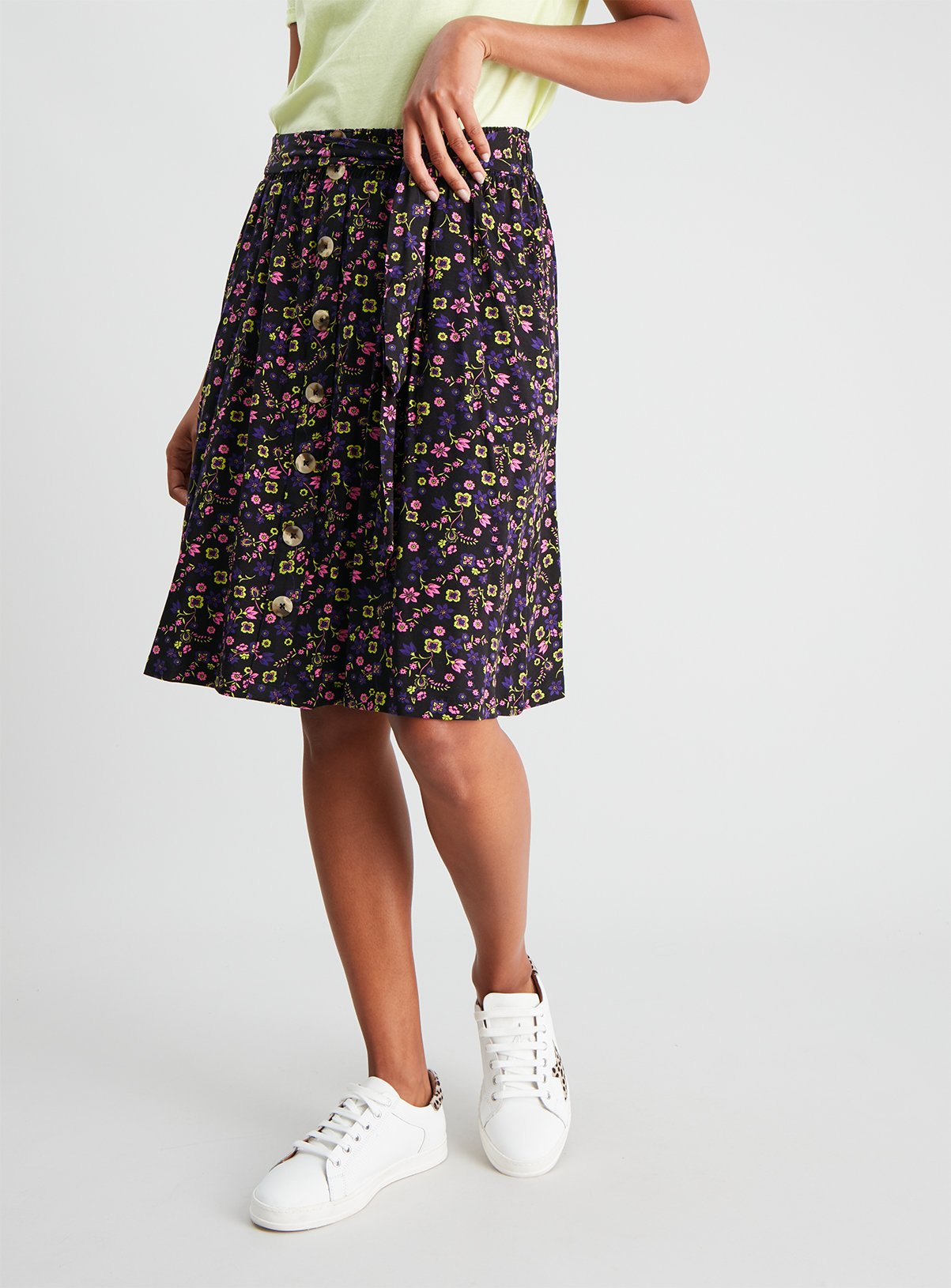 Ditsy Floral Print Flippy Mini Skirt Review