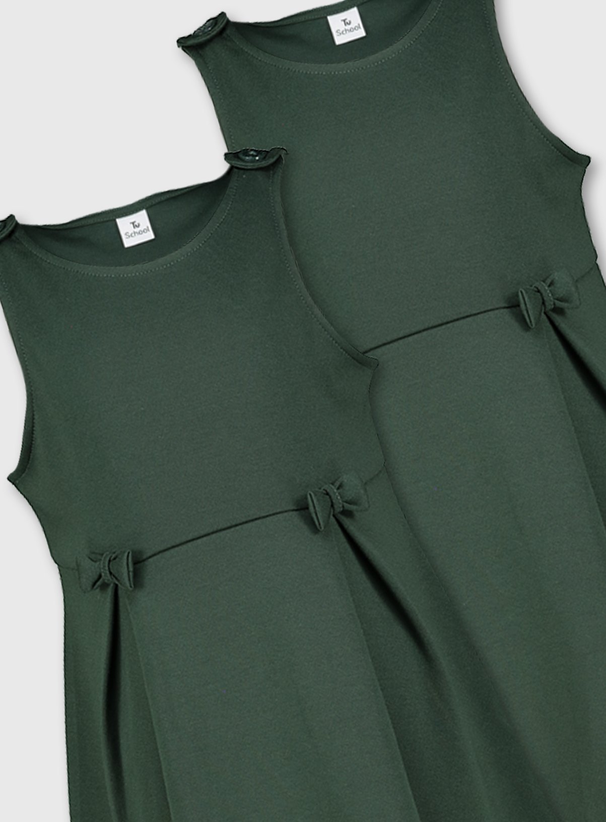 2 Pack Green Jersey Pinny  7 years - Image 2 thumbnail