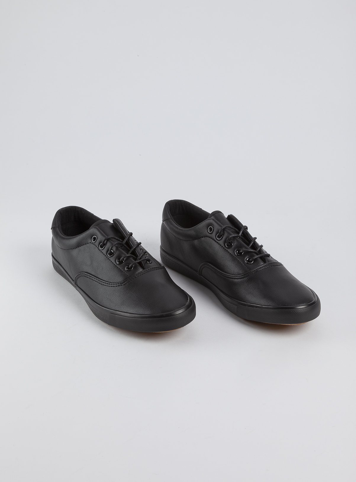 comfortable black trainers for work