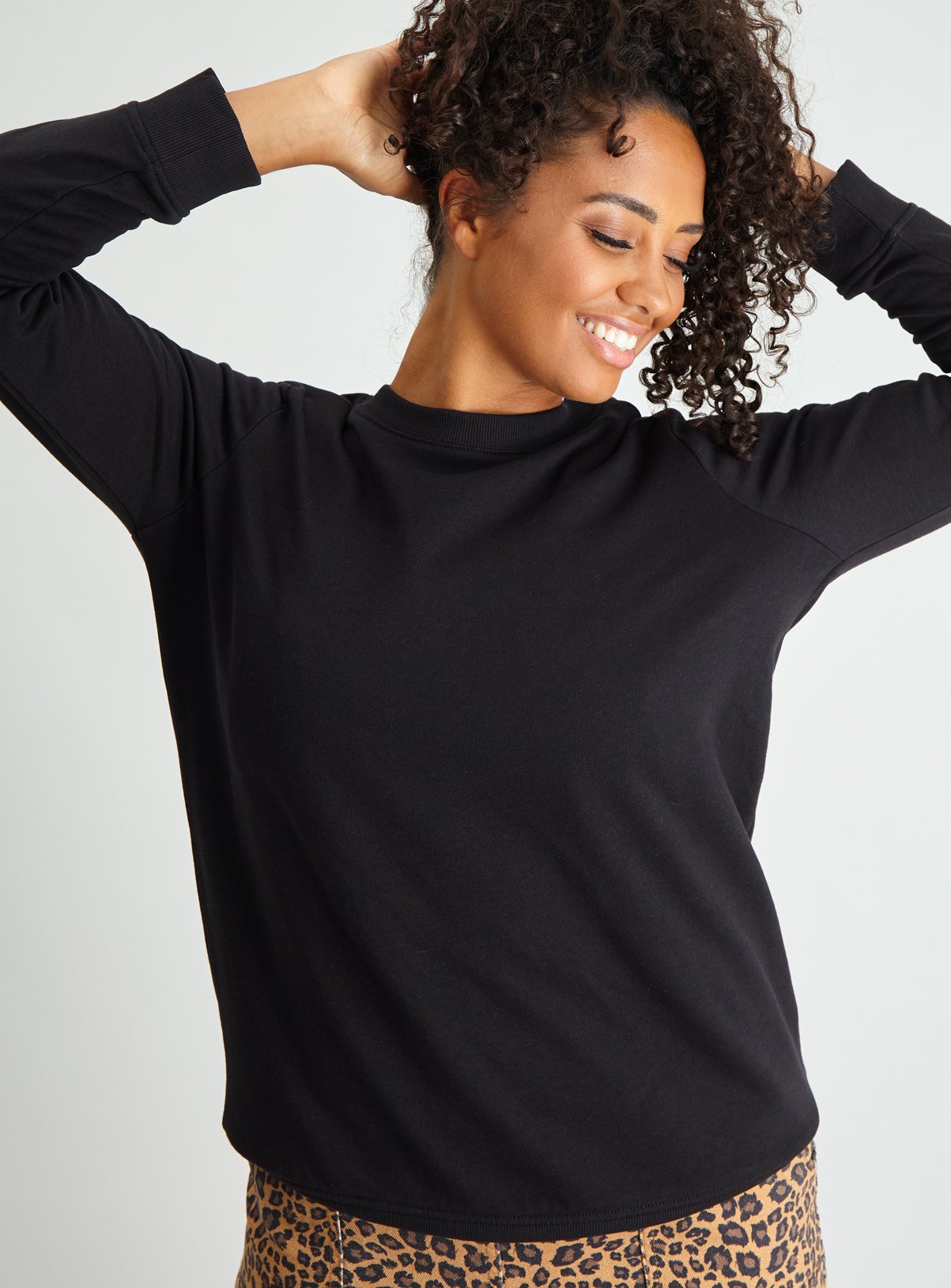 Black Longline Sweatshirt Review