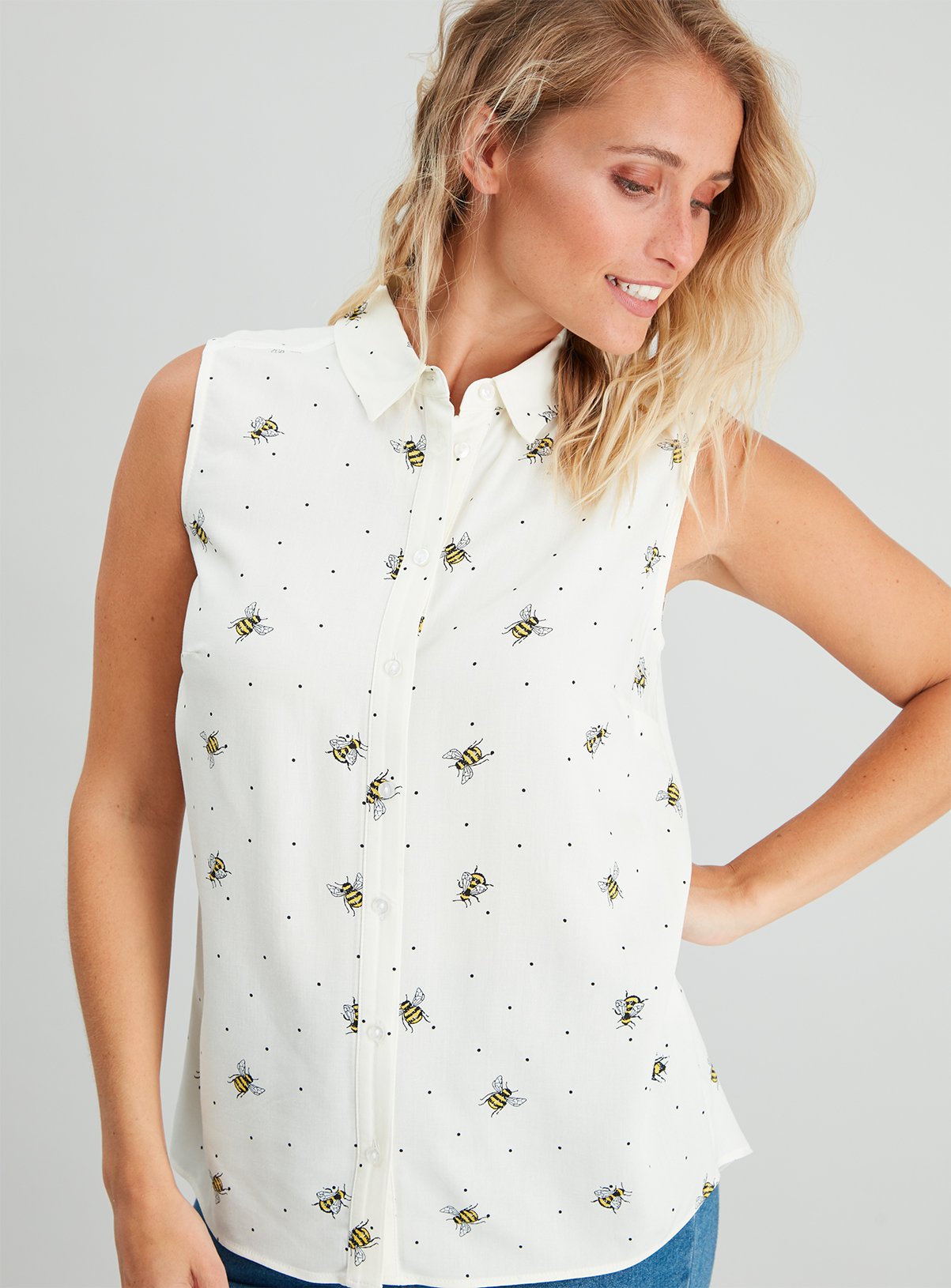 Bee Print Sleeveless Western Shirt Review