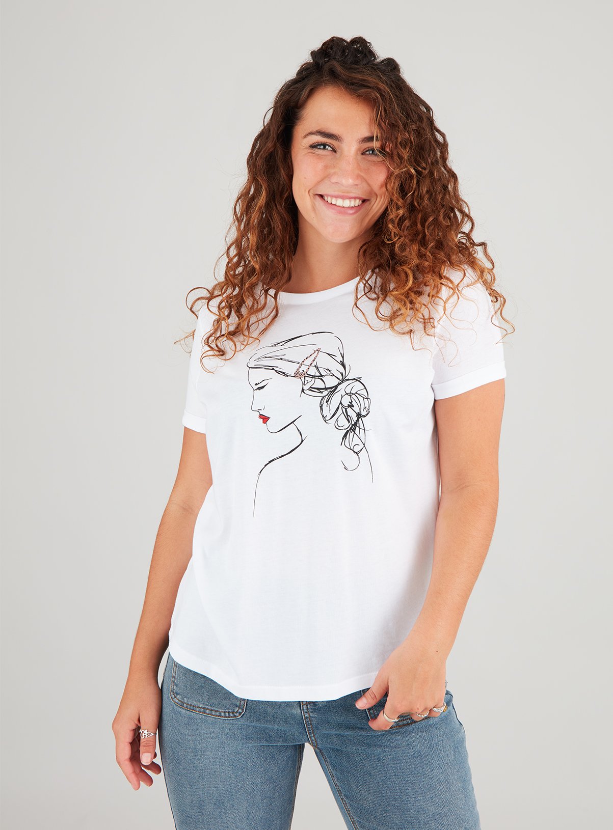 Portrait Sketch Graphic White T-Shirt Review