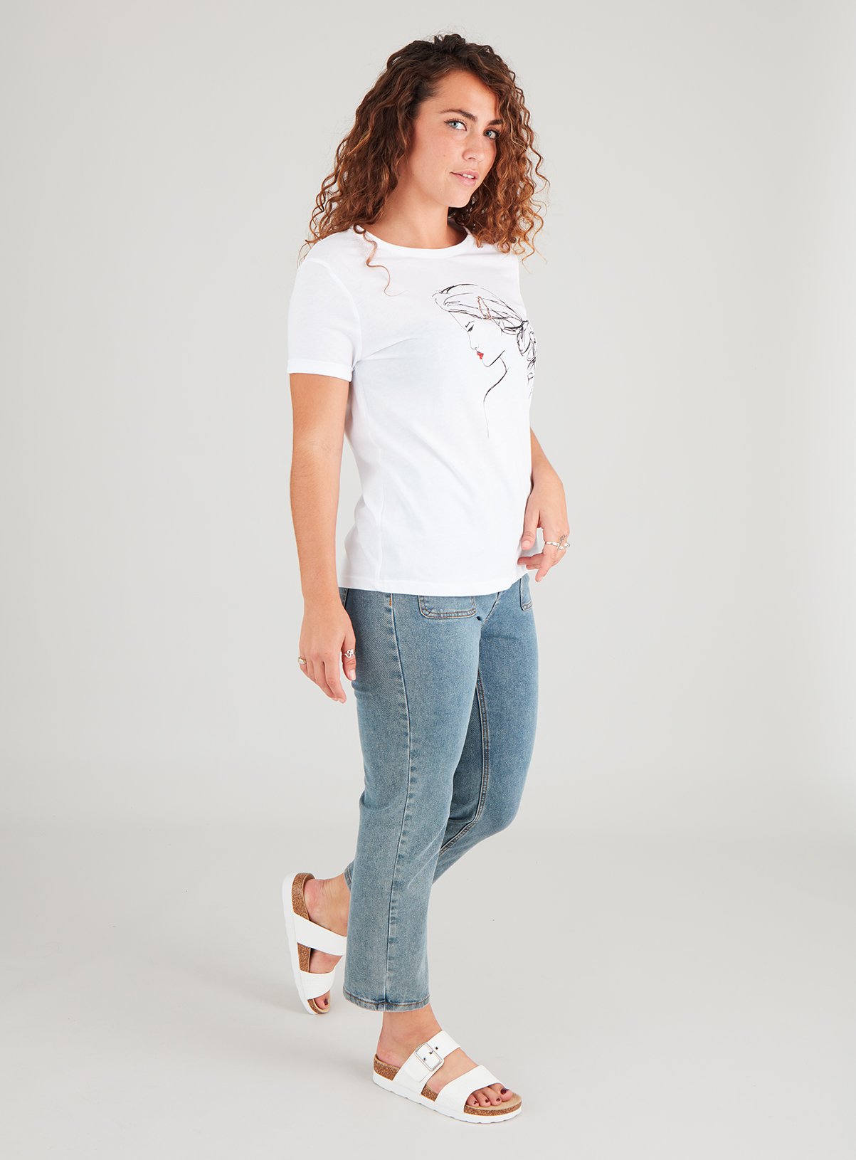 Portrait Sketch Graphic White T-Shirt Review