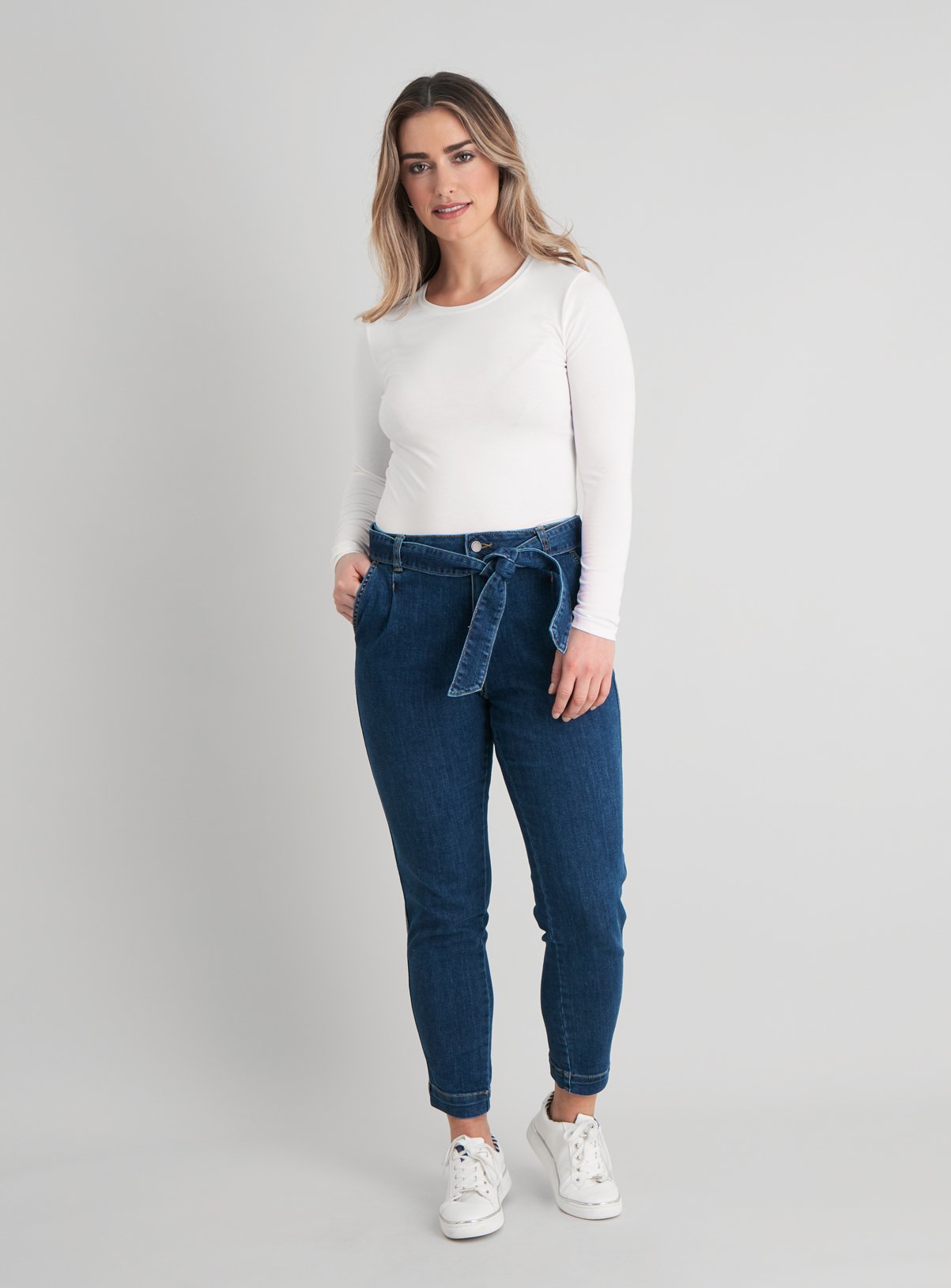 belted mom jeans