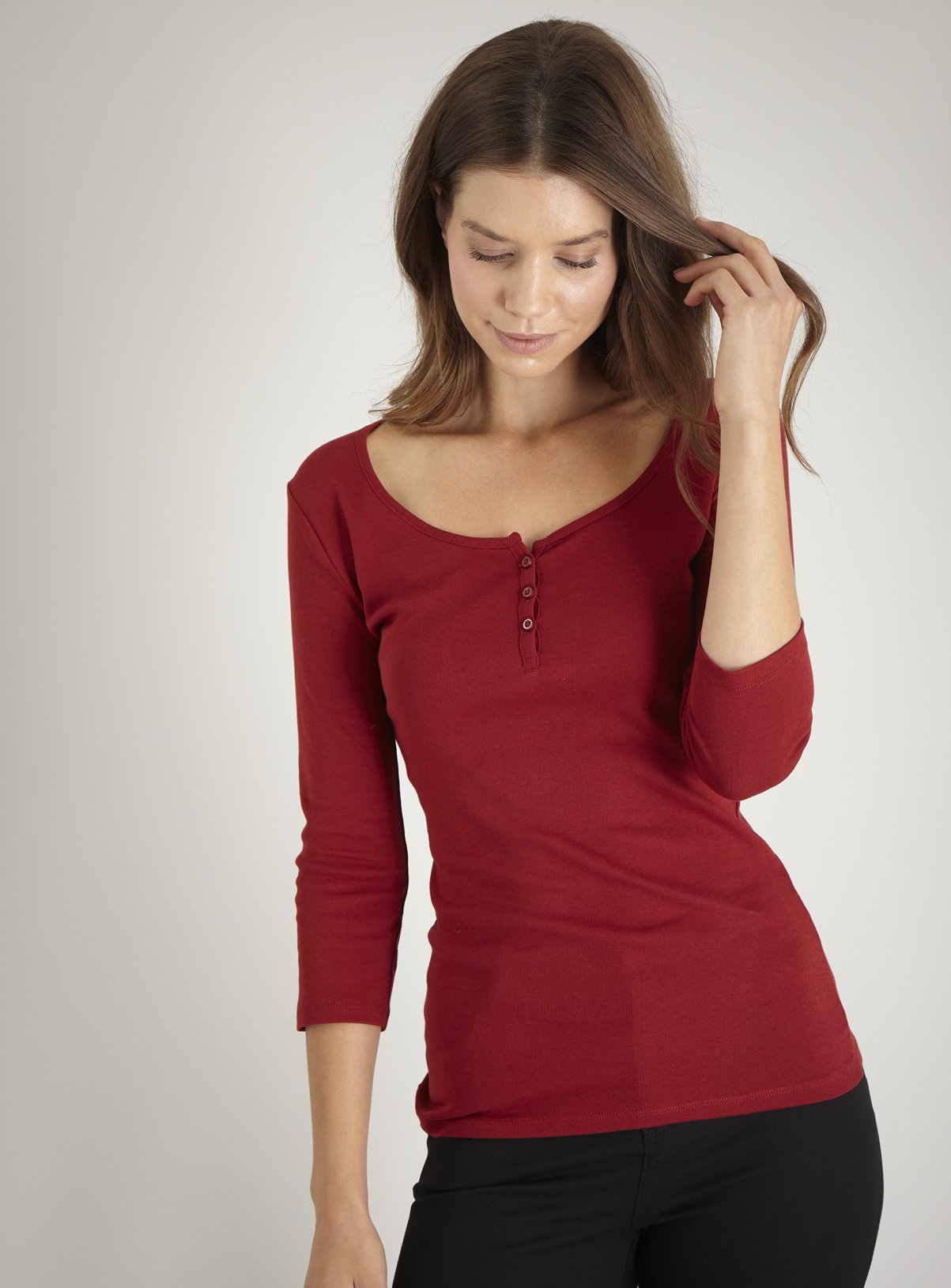 Red Henley 3/4 Sleeve Top Review