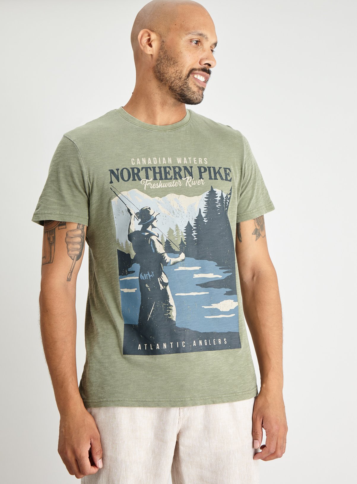 Khaki Fishing Scene Graphic T-Shirt Review