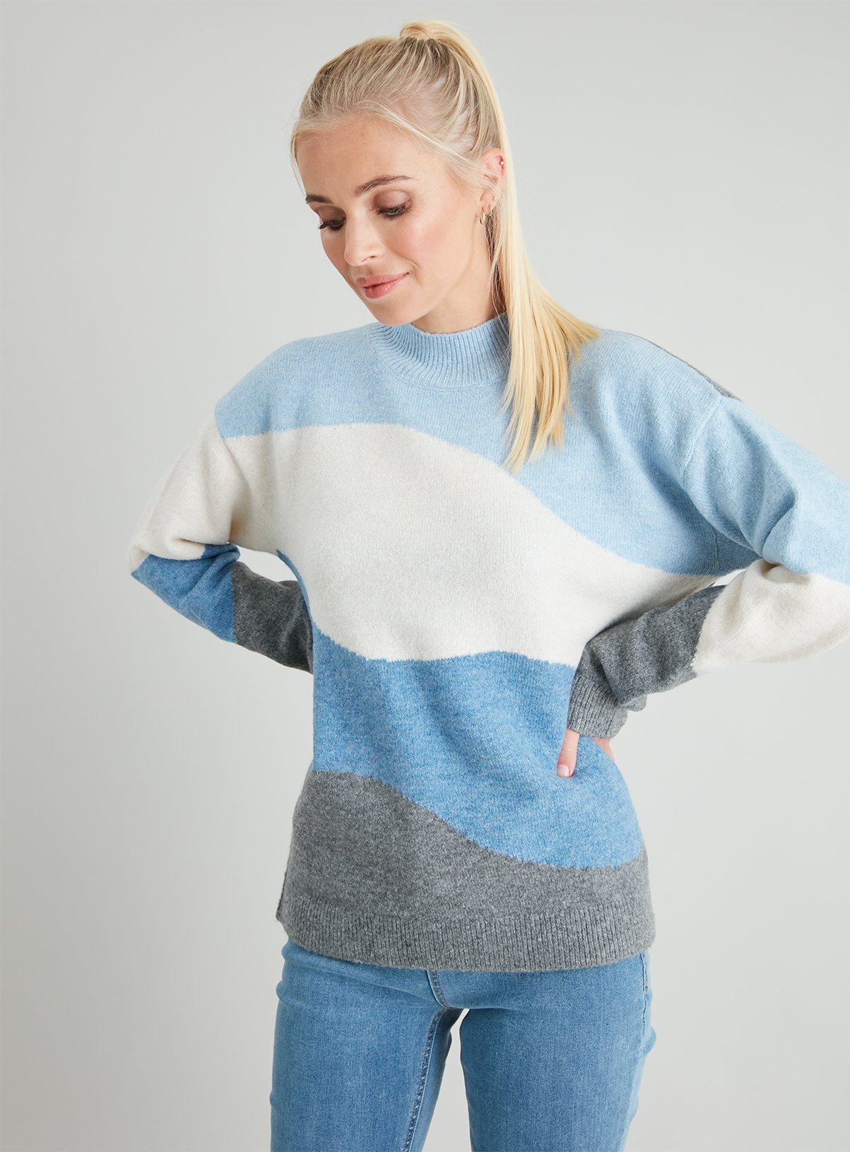 blue jeans grey jumper