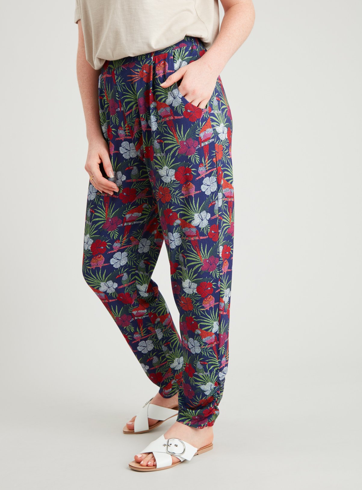 PETITE Parrot Print Jersey Drapey Trousers Review