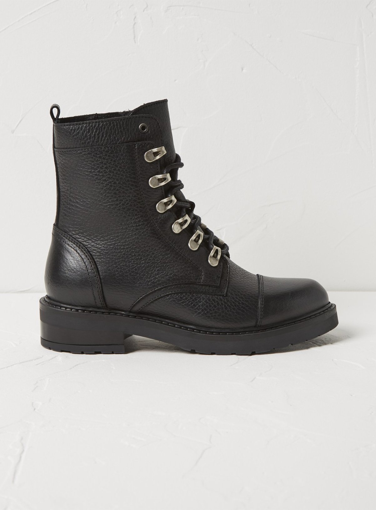 black hiker boots women's