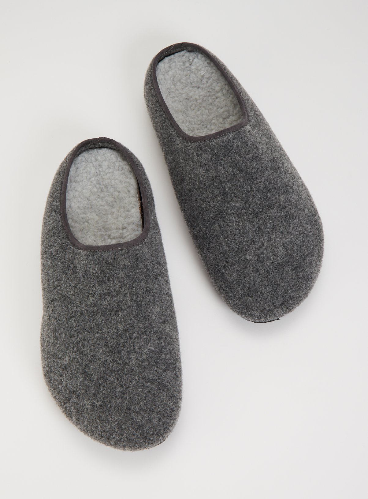 tu mens slippers