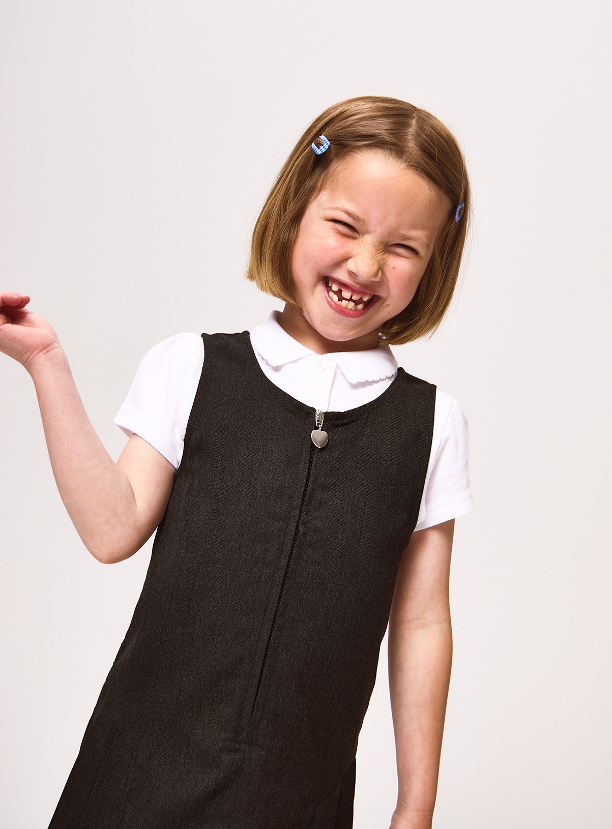Black Zip Through Pleated Pinafores 4 Pack 8 years - Image 4 thumbnail