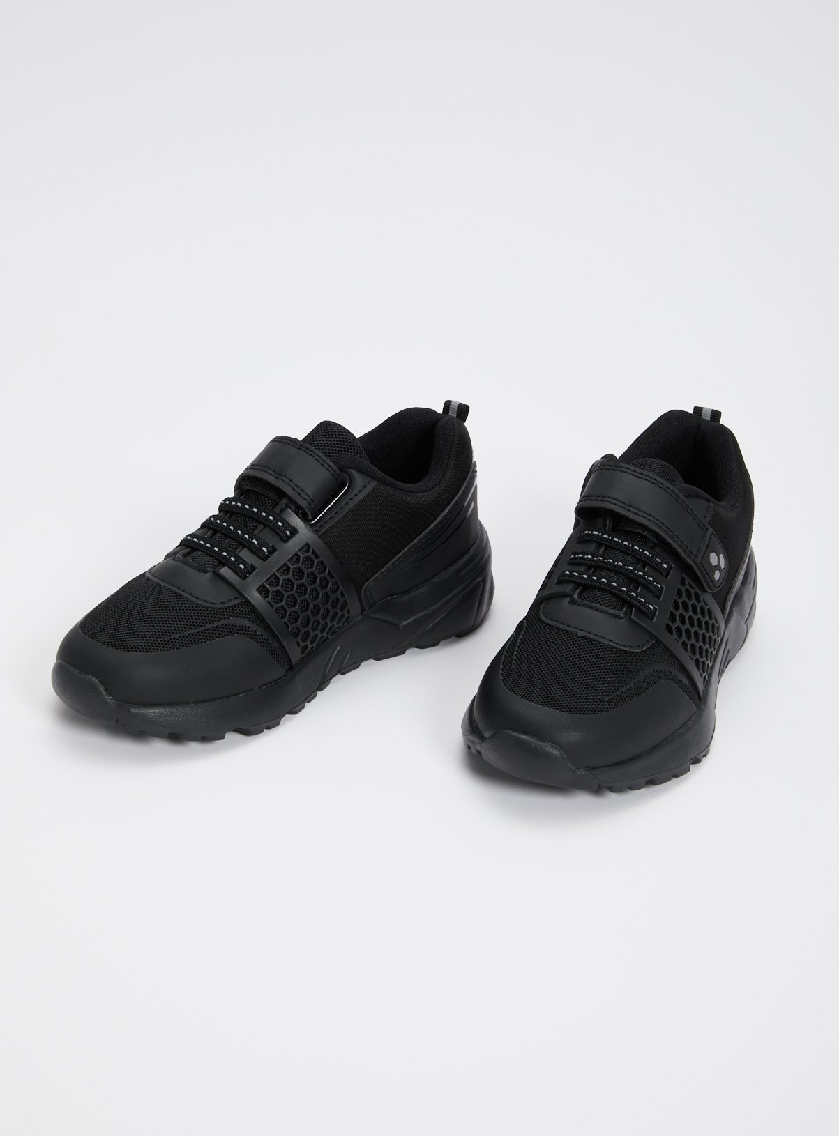 infant black trainers