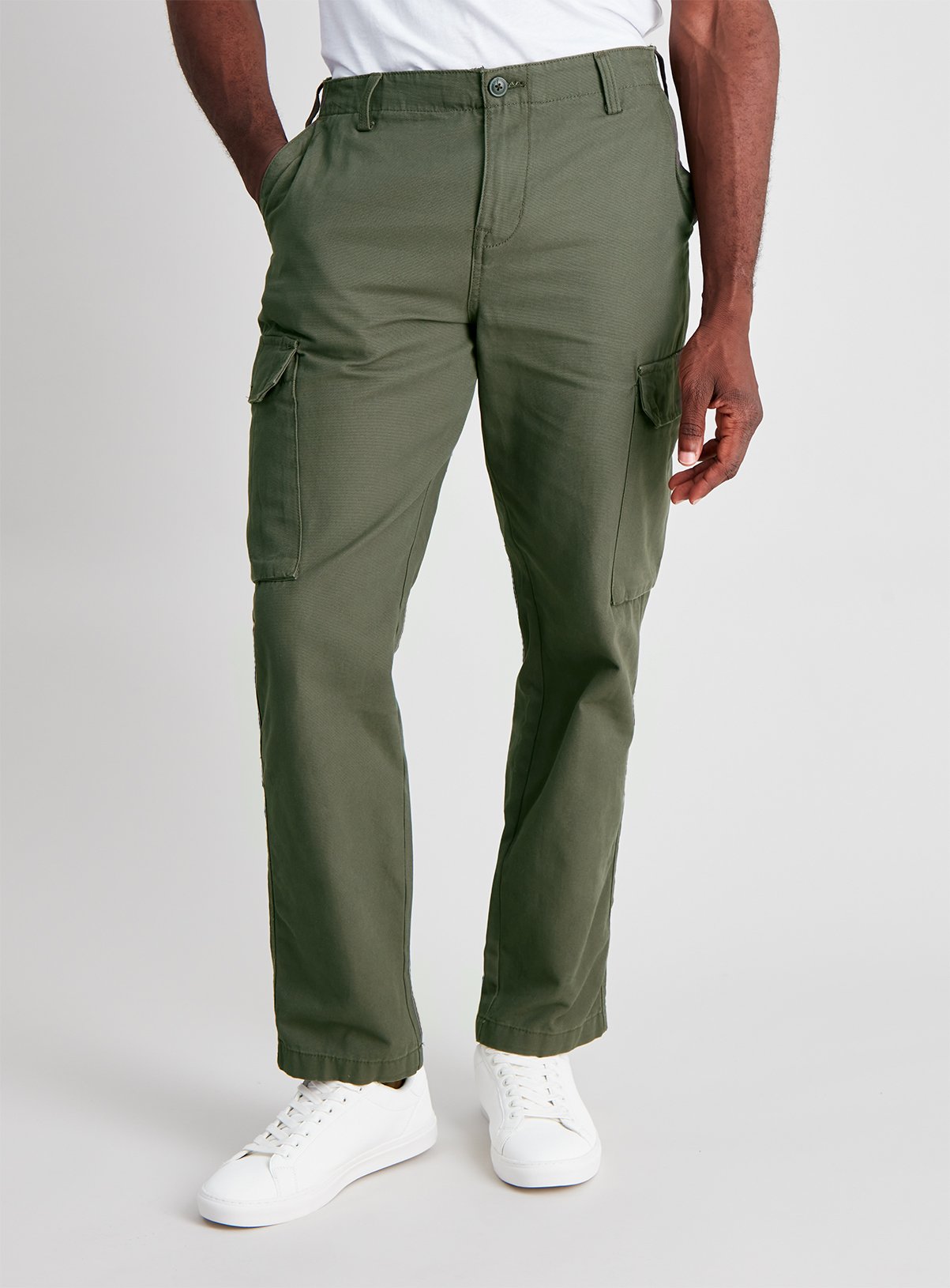 loose fit straight leg cargo pants