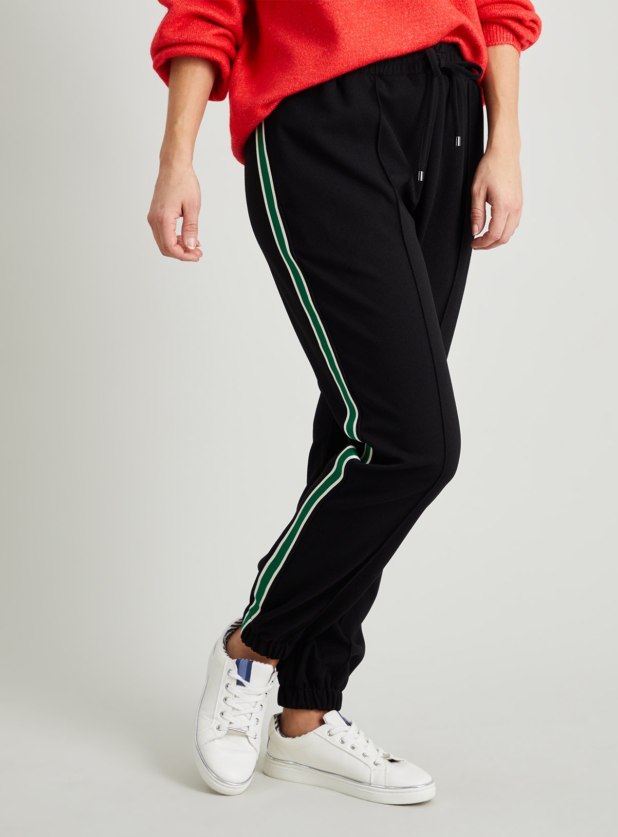 nike side stripe joggers