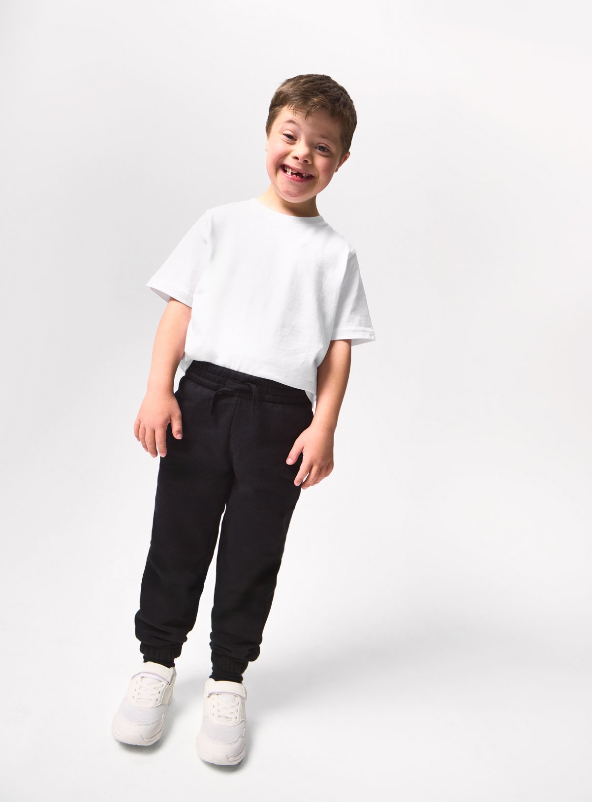Black Brushback Fleece Cotton Rich Perfect Colour Joggers 2 Pack 5 years - Image 4 thumbnail