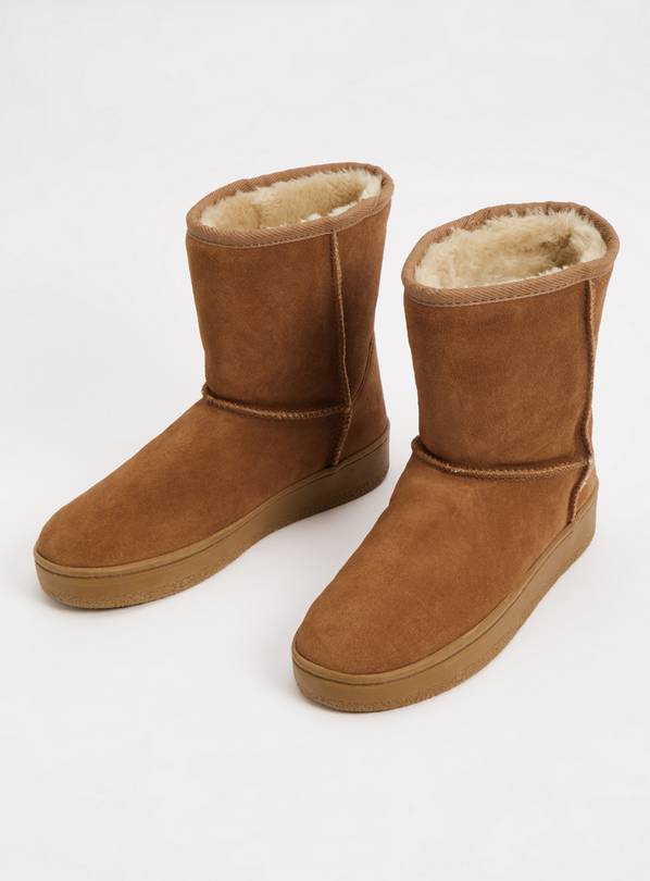 Tan hot sale sheepskin boots