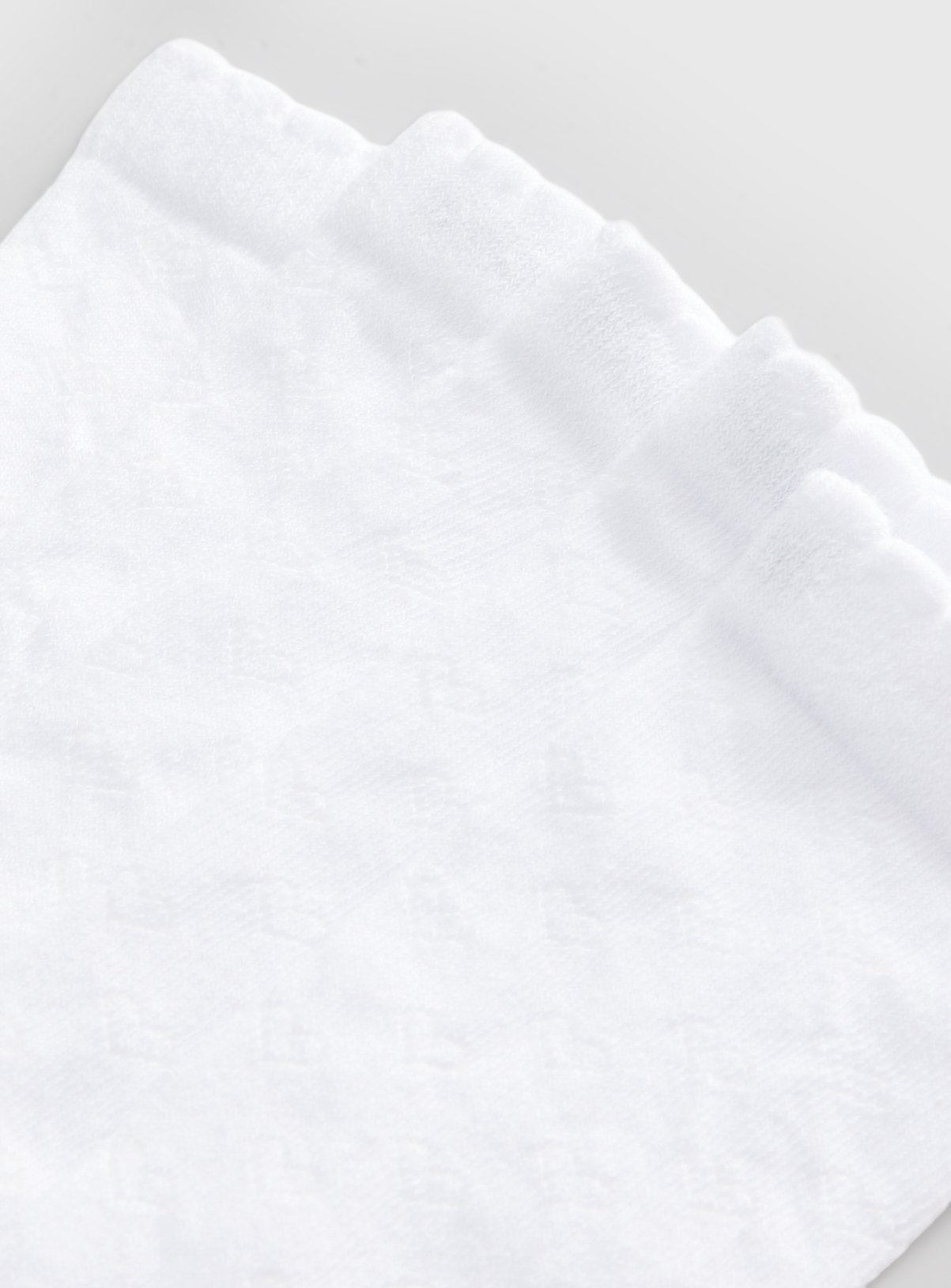 White Heart Knee High Socks 5 Pack 6-8.5 - Image 2 thumbnail