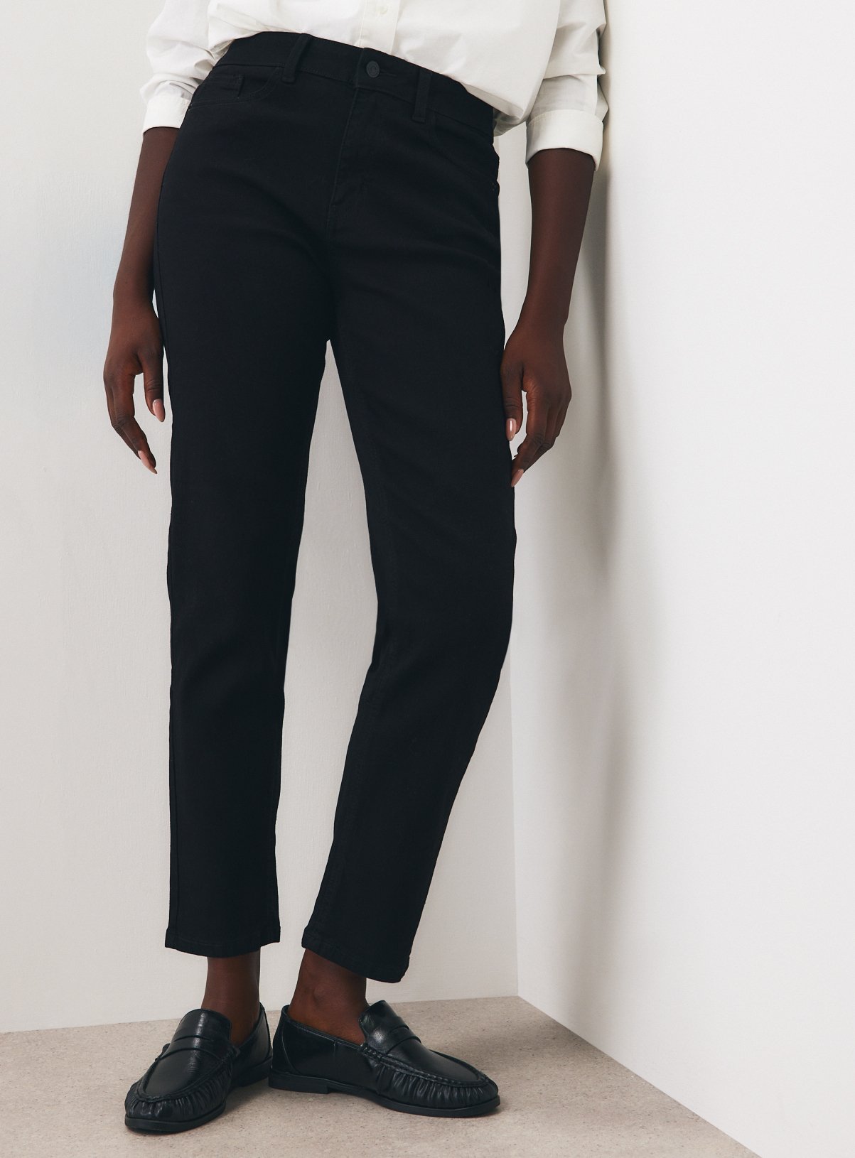 Black Denim Straight Leg Jeans 12R - Image 2 thumbnail