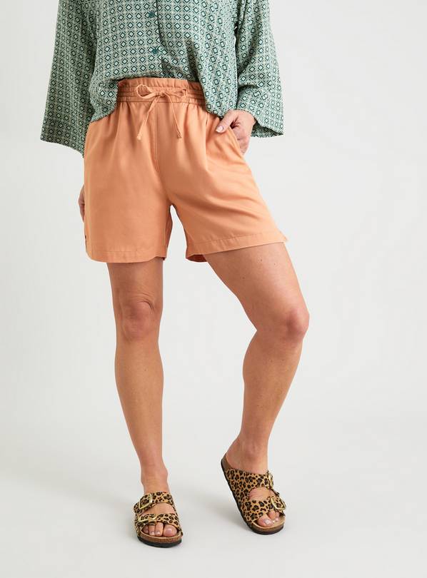 Coral shorts outlet outfit