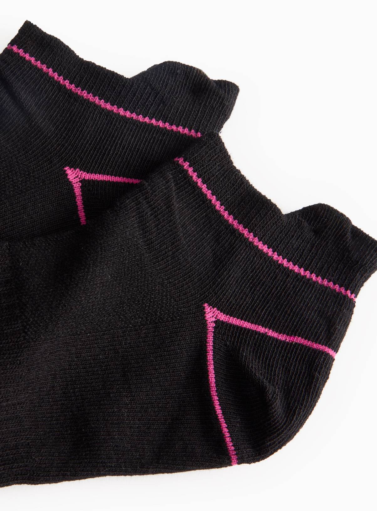 Black Blister Resist Trainer Sock 3 Pack 4-8 - Image 2