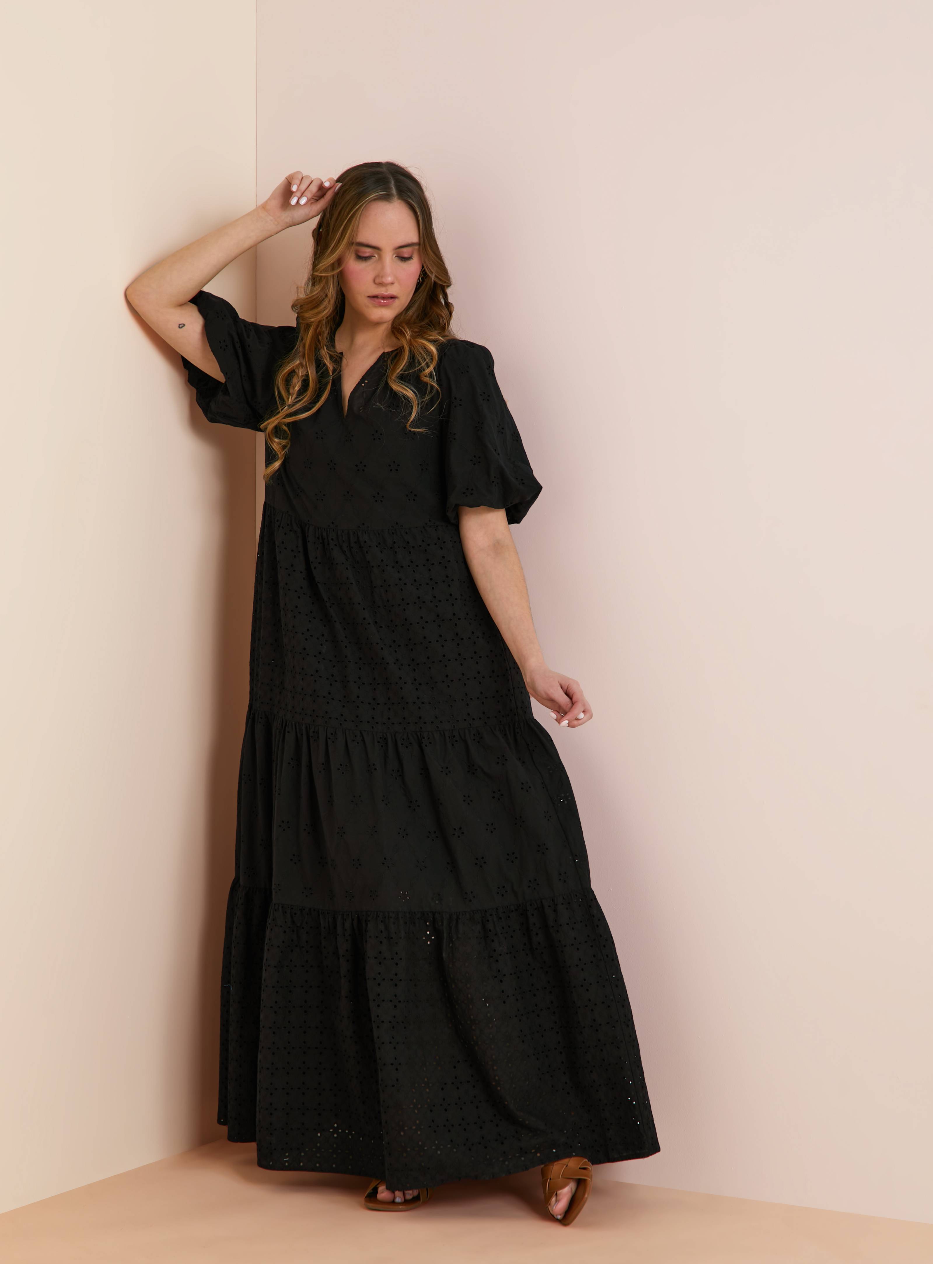 Everbelle Broderie Maxi Dress 18 - Image 1
