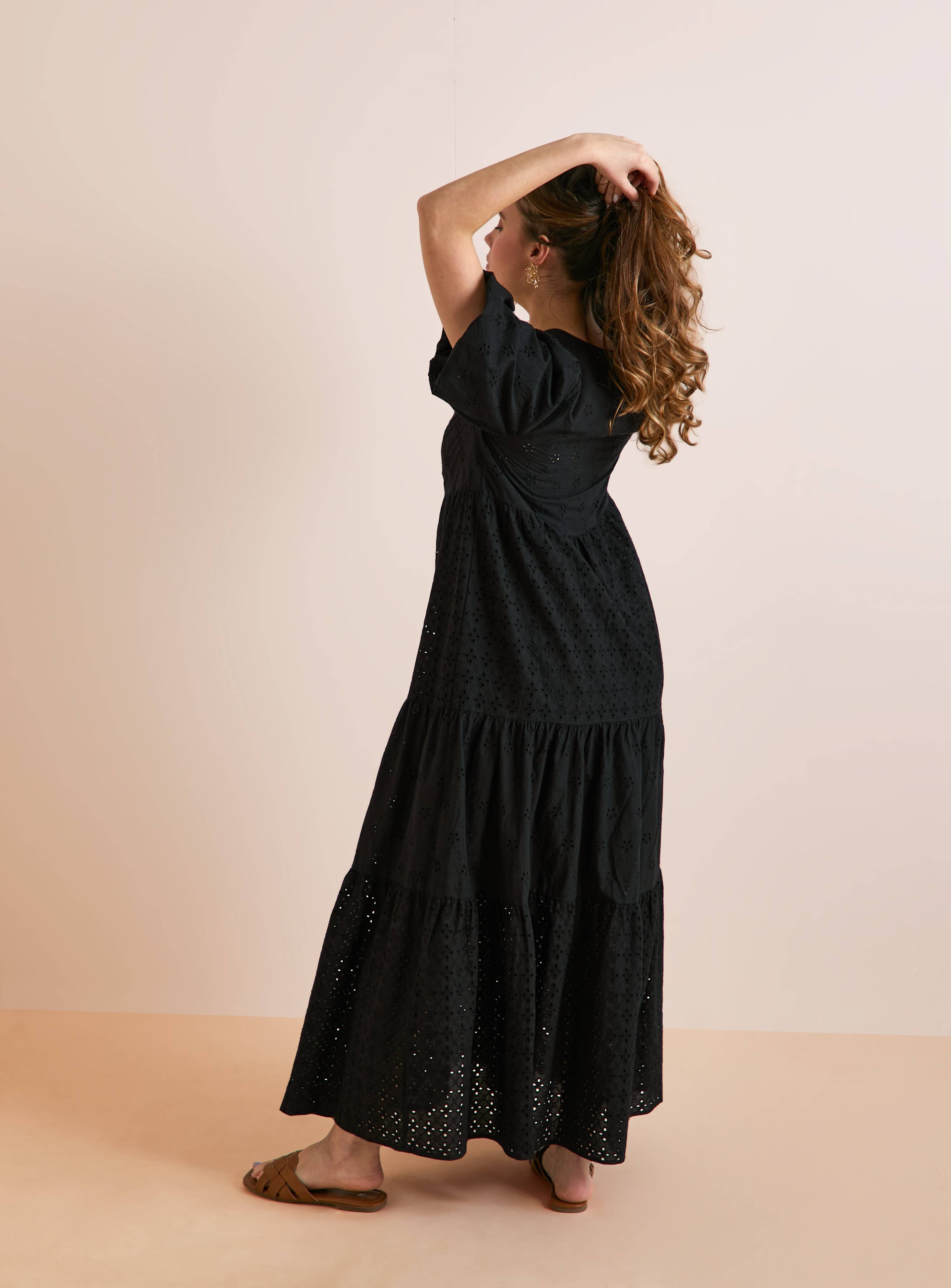 Everbelle Broderie Maxi Dress 18 - Image 4