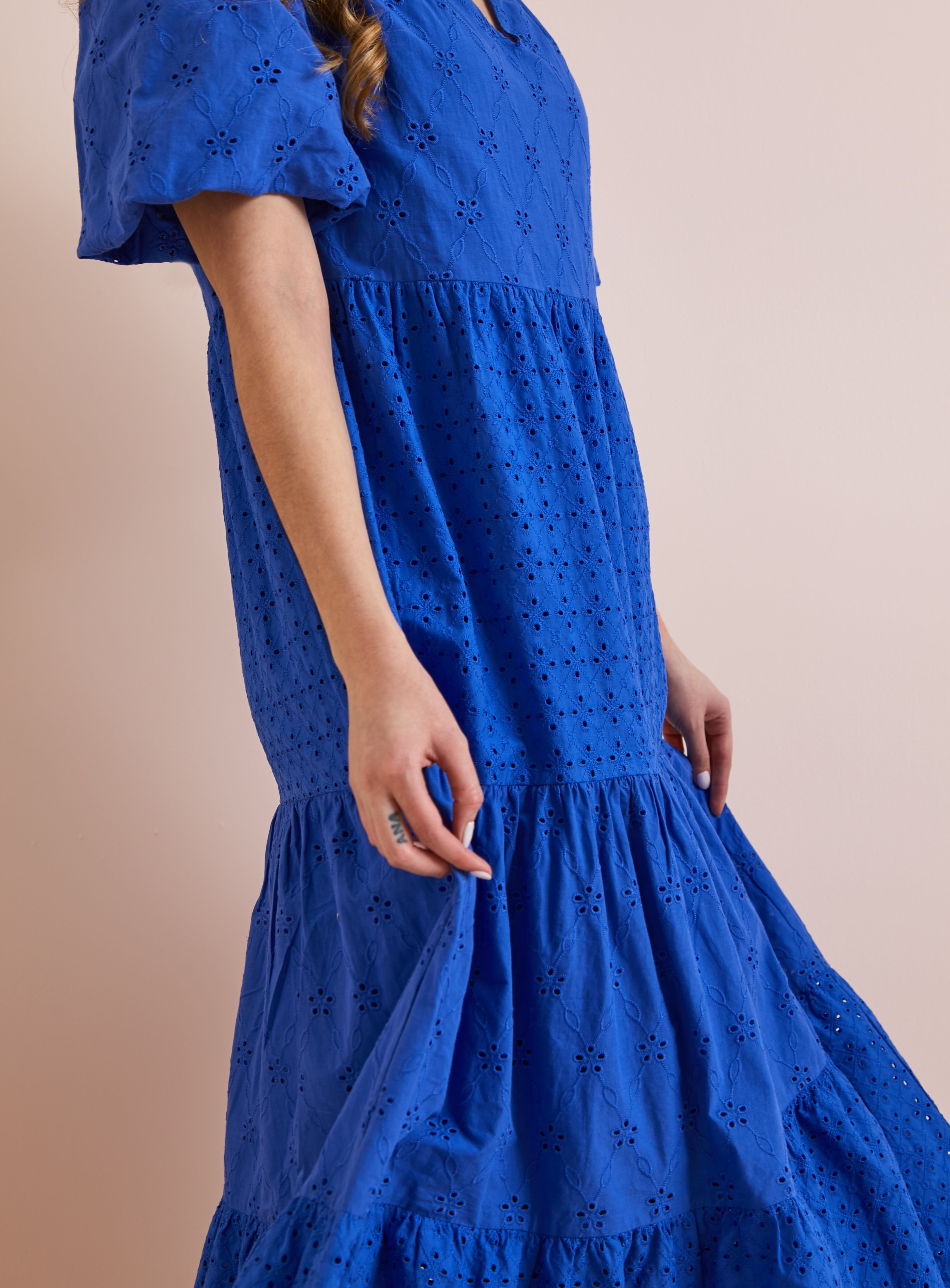 Everbelle Broderie Maxi Dress 6 - Image 3 thumbnail