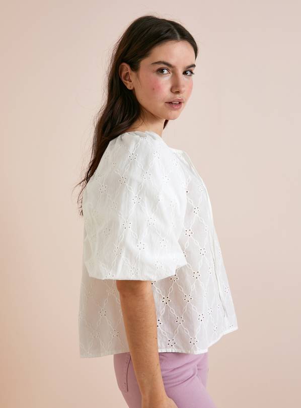 Everbelle White Relaxed Broderie Blouse - 18