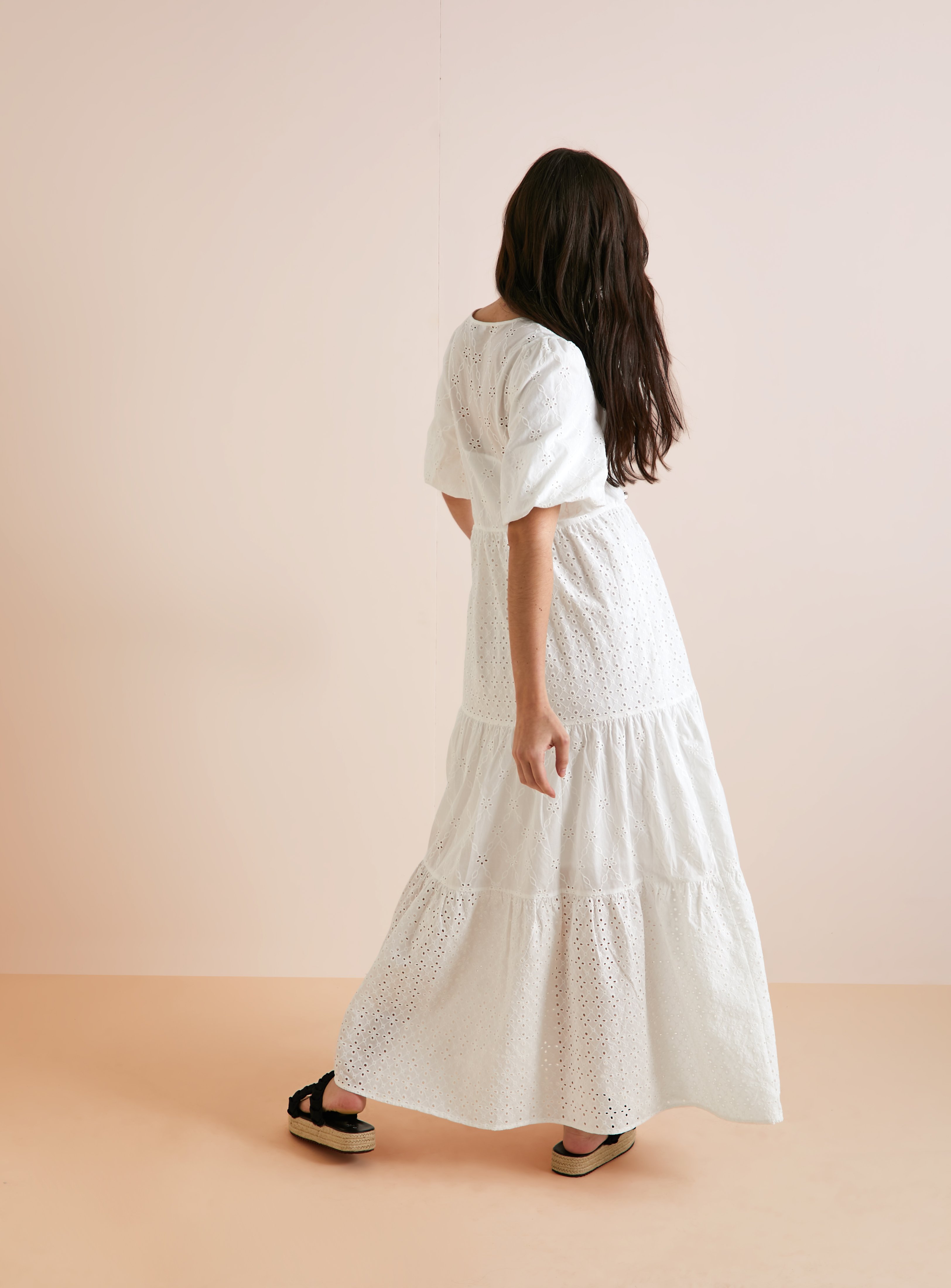 Everbelle White Broderie Maxi Dress 8 - Image 4 thumbnail