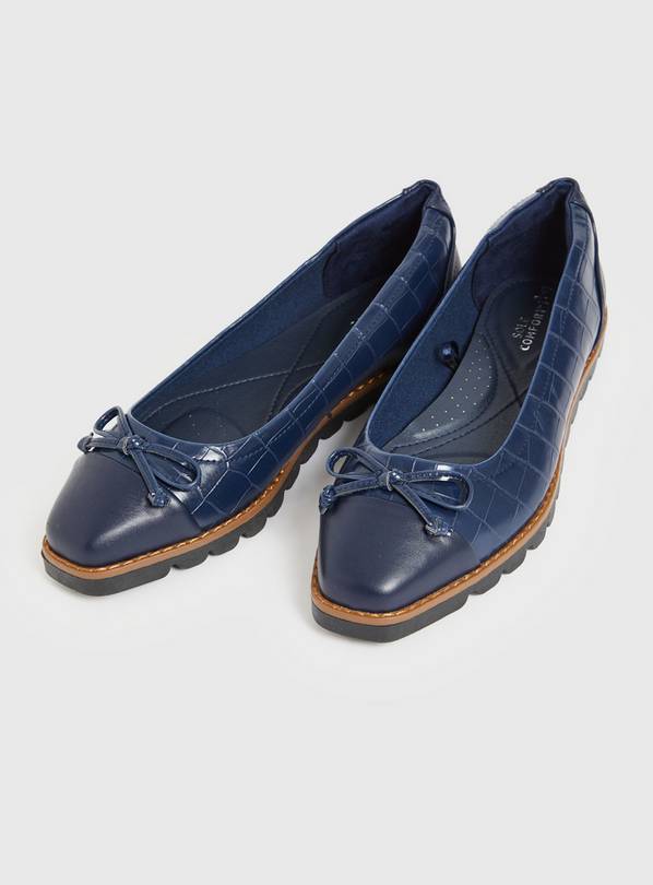 Comfortable navy outlet pumps