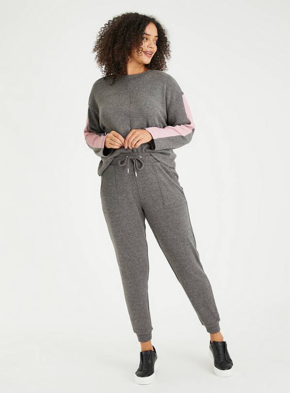 Jockey Women's Chill Relaxed Jogger, Charcoal Grey, Large : :  Clothing, Shoes & Accessories