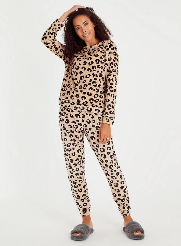 Leopard Print Pyjamas 16