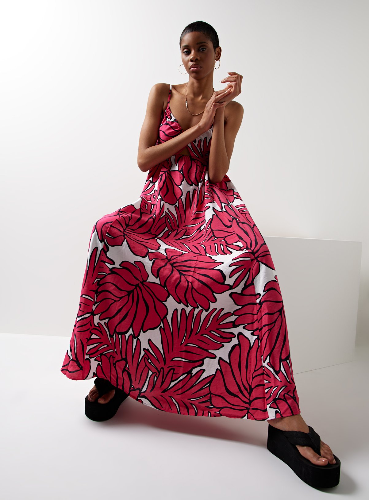 For All The Love Printed Tie Back Ruched Bust Midaxi Dress 6 - Image 4 thumbnail