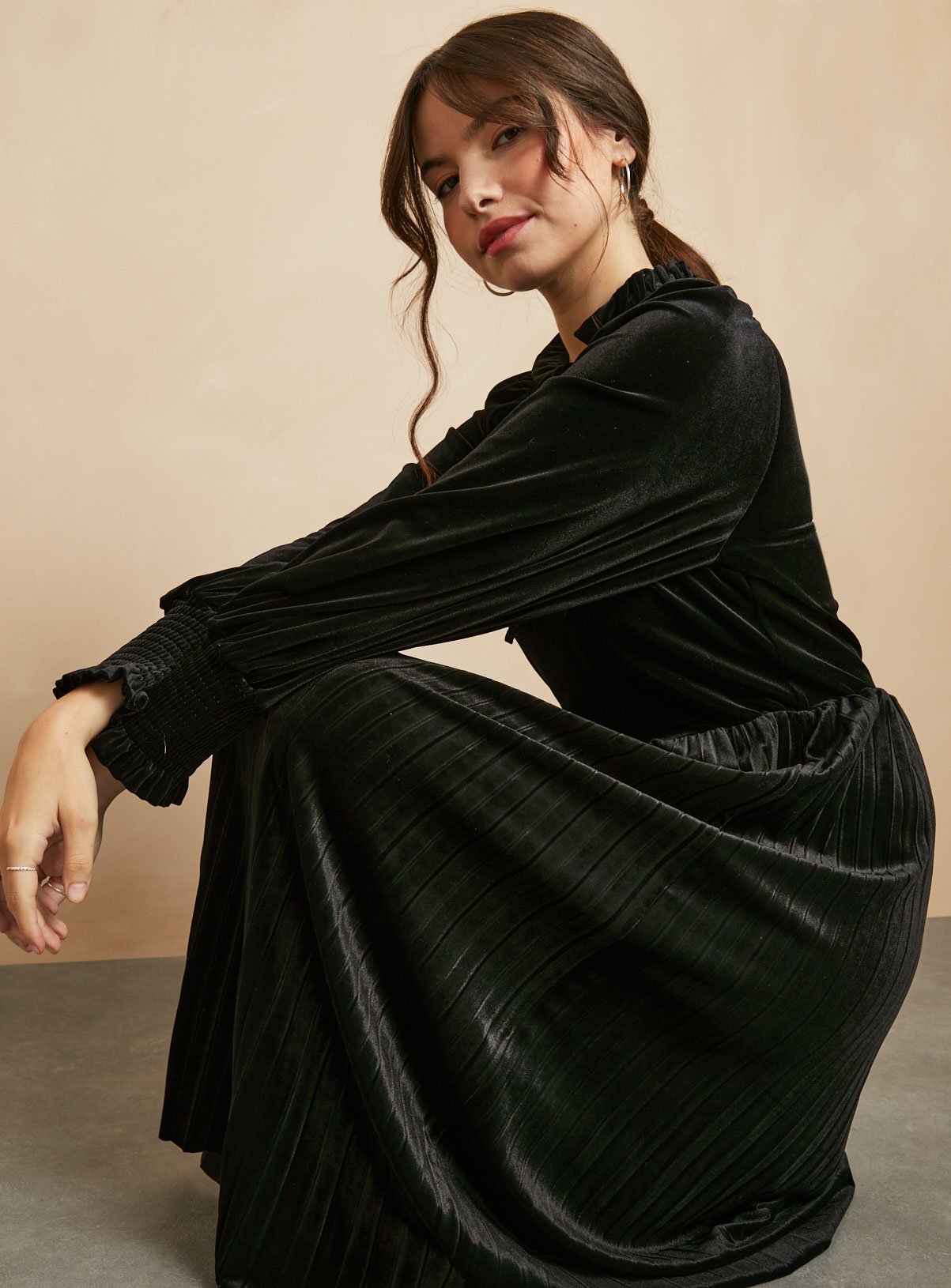 EVERBELLE Black Velvet High Neck Dress 14 - Image 2 thumbnail