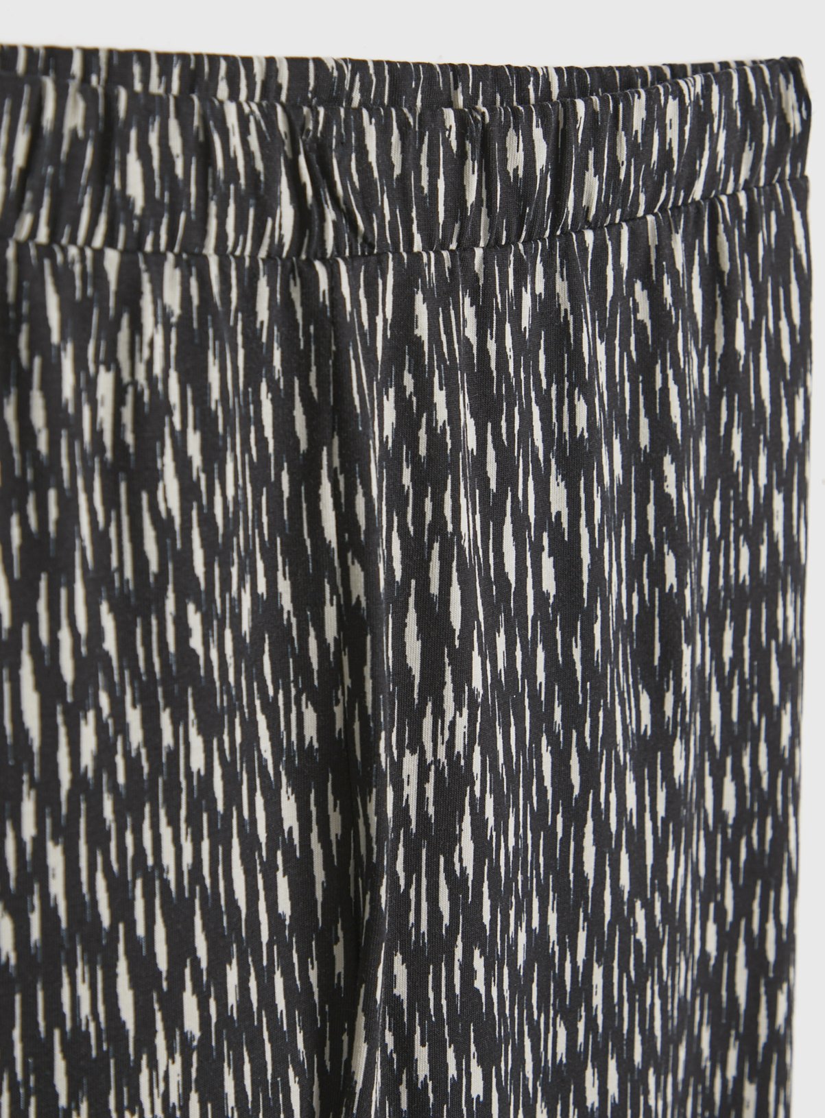 SKU: JUNE AOP MARK MAKING FL LEGGING:Mono:20 - Image 4 thumbnail