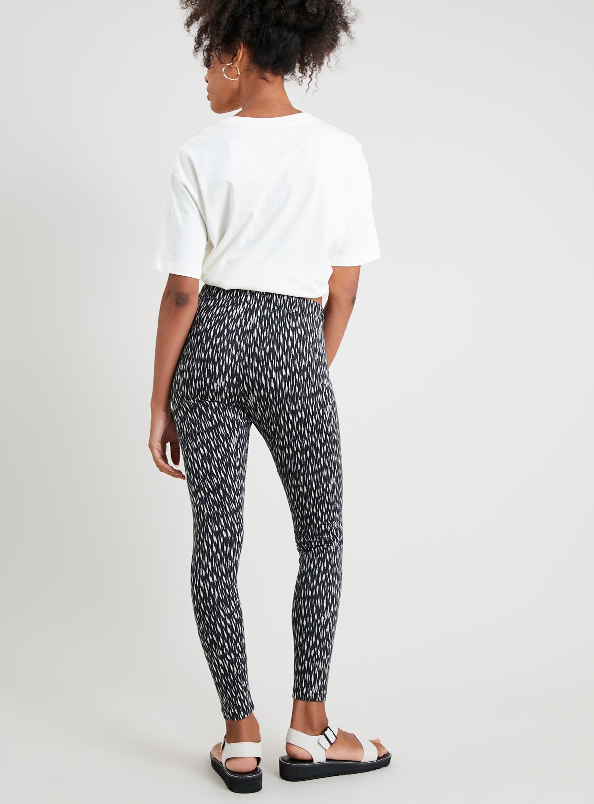 SKU: JUNE AOP MARK MAKING FL LEGGING:Mono:20 - Image 5 thumbnail