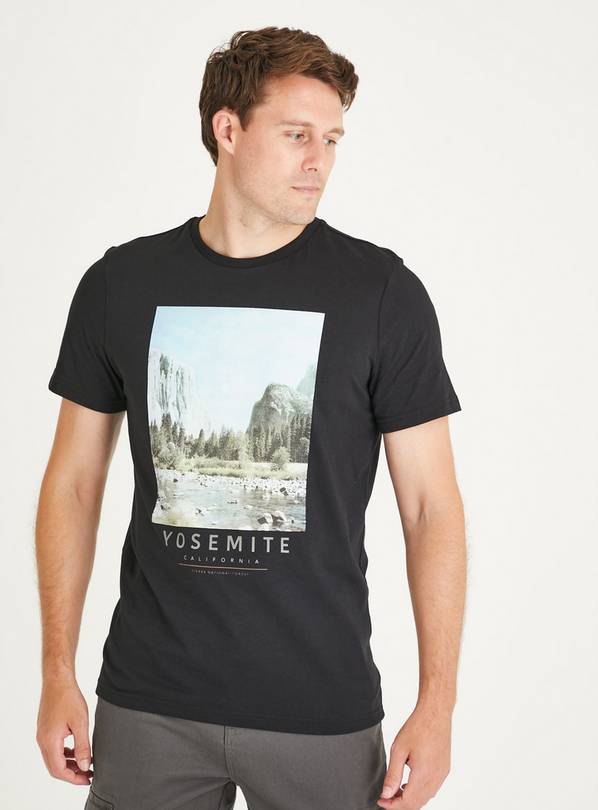 Black graphic t clearance shirt