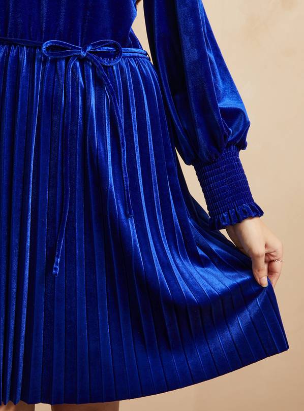 Pleated blue outlet velvet skirt