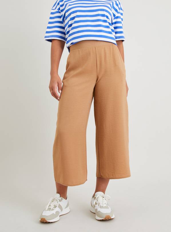 Beige cropped clearance trousers