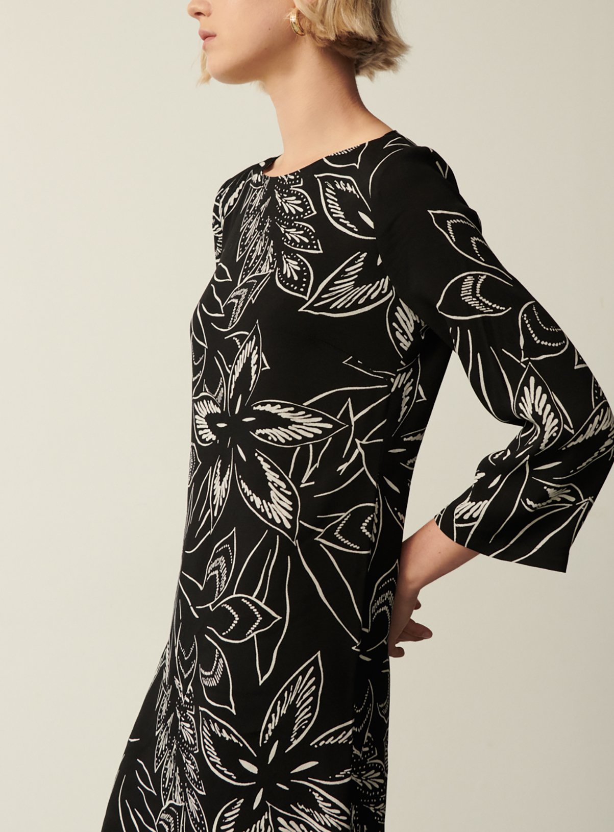 FINERY Rangel Dress 8 - Image 3 thumbnail