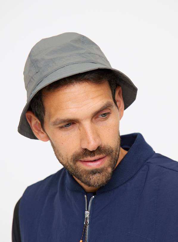 Bucket hat on men online