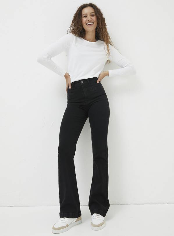 Bell bottom jeans in on sale store