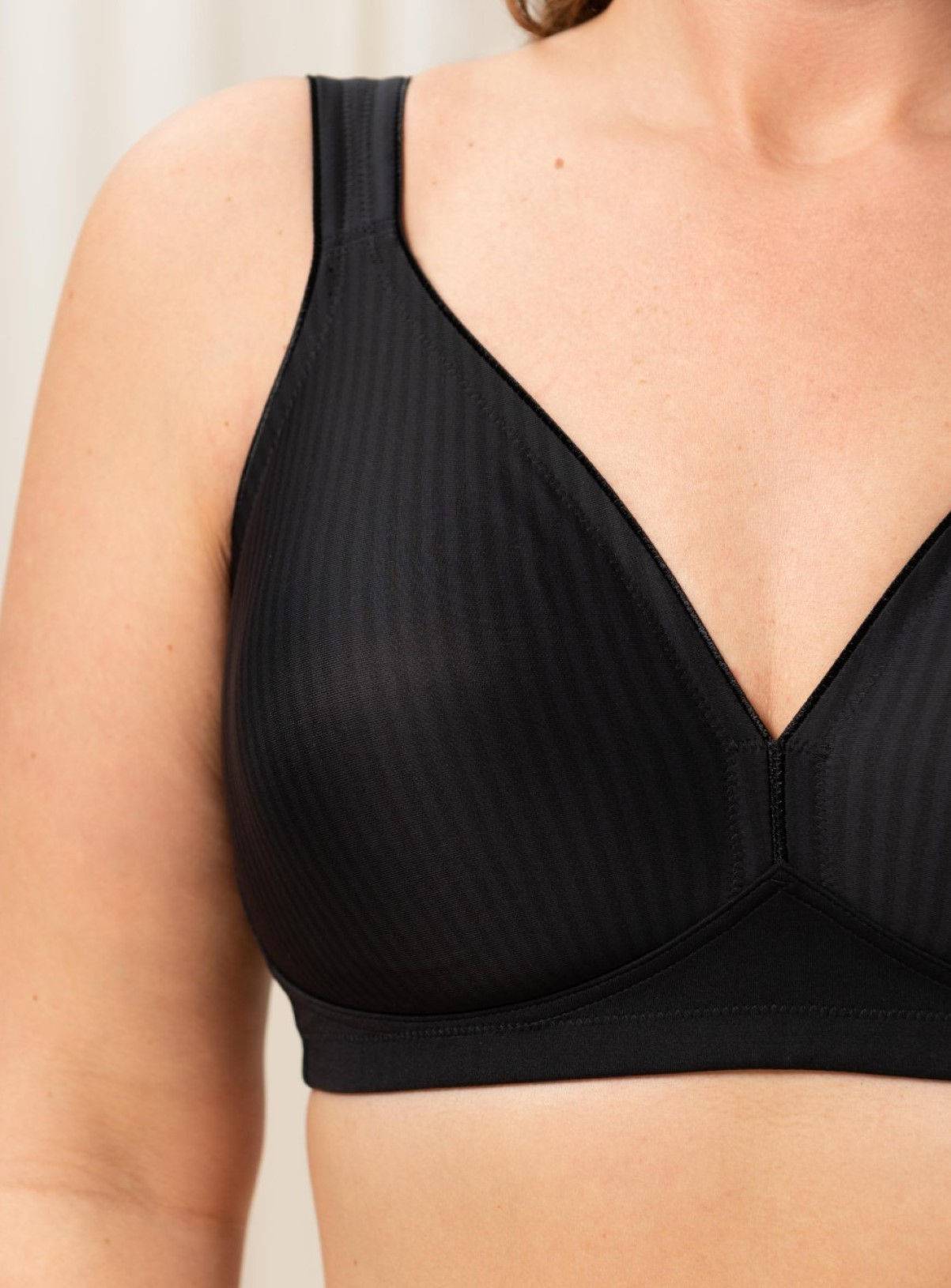 TRIUMPH Modern Soft+Cotton Non Wired Bra Black 46B - Image 4